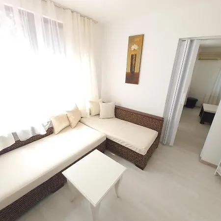 кристиан Διαμέρισμα *