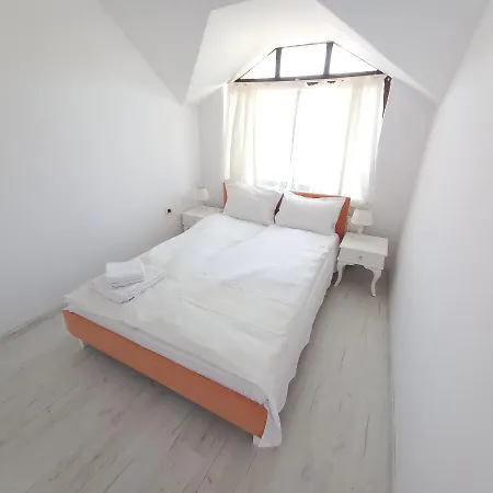 кристиан Διαμέρισμα